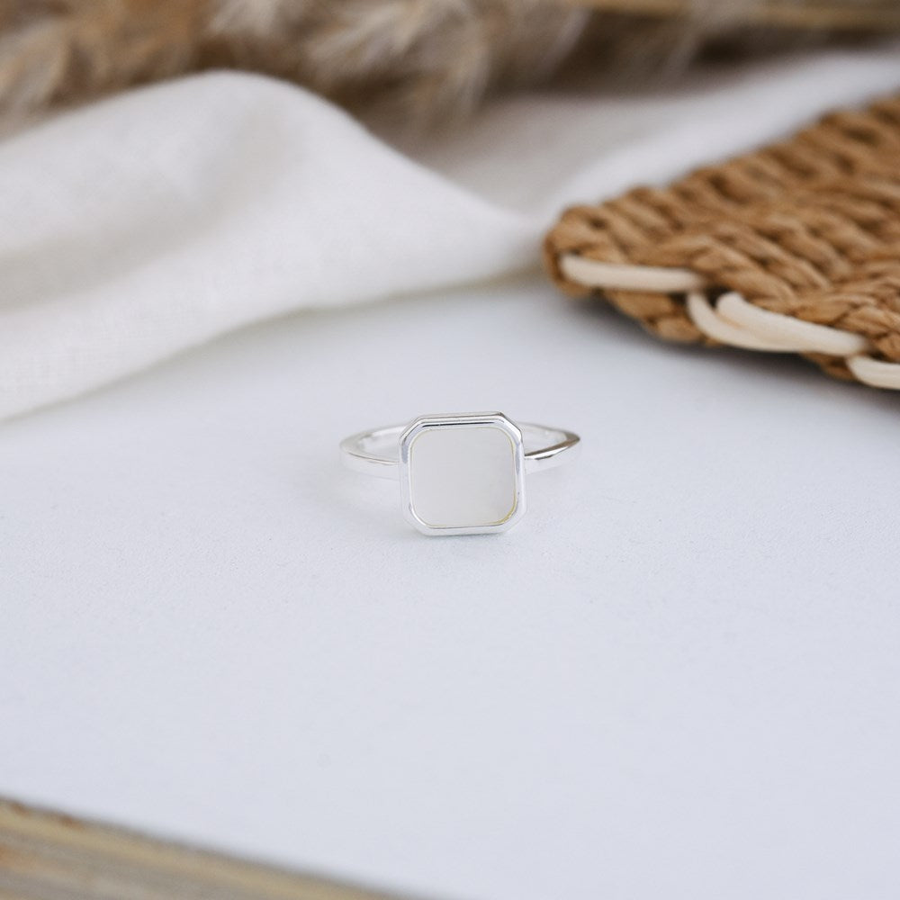 Milan Ring-mother of pearl