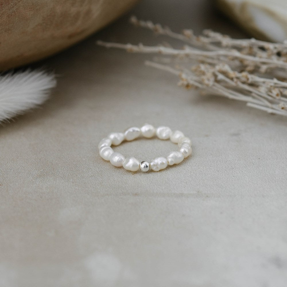 Sweet N Simple Ring-white pearl